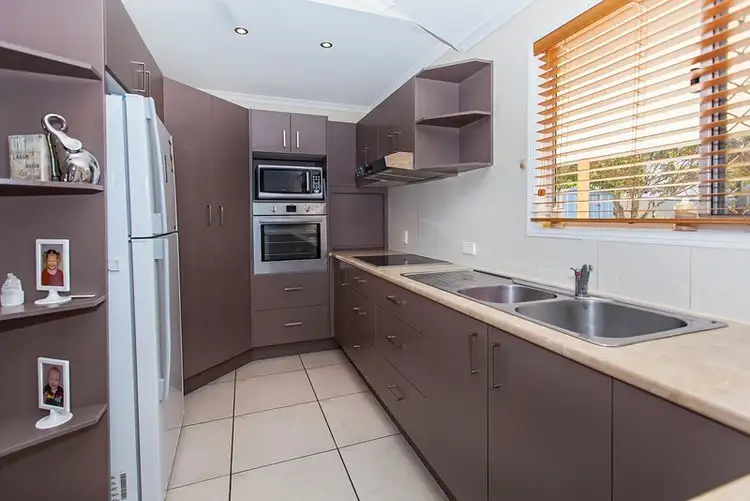 24 Phyllis Street, Eastern Heights QLD 4305