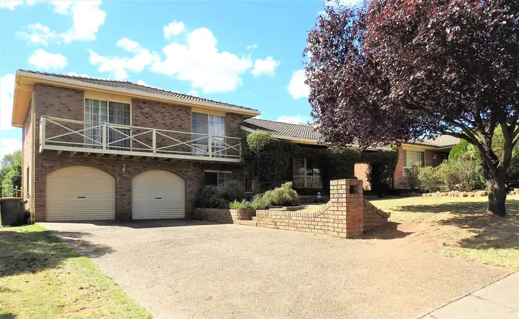 2 Martin Close, Young NSW 2594