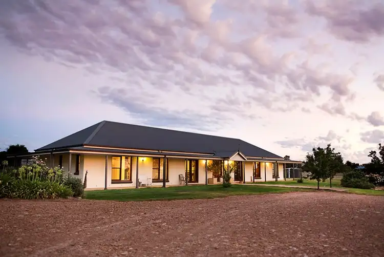 5 Rosella Street, Temora NSW 2666