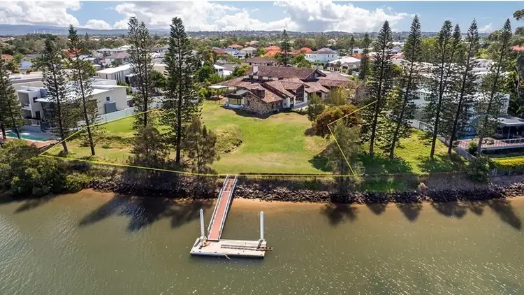 7 Waterview Crescent, Sorrento QLD 4217