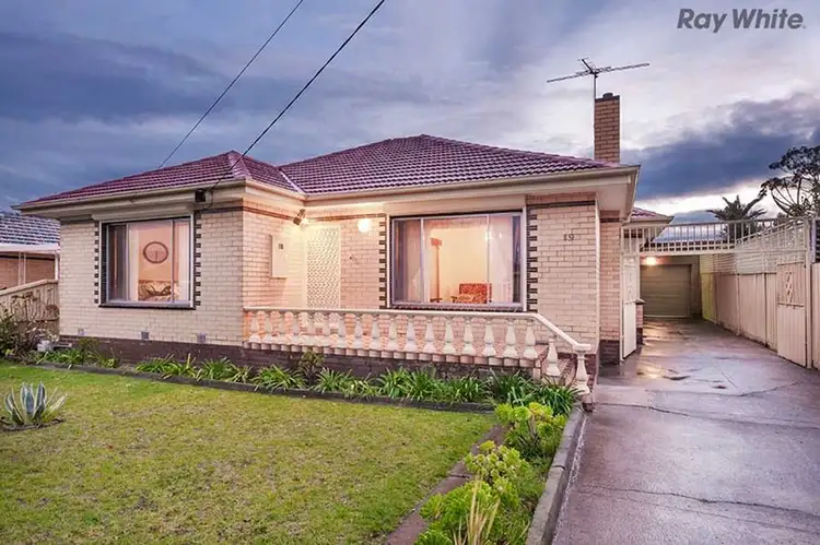 19 Watford Road, St Albans VIC 3021