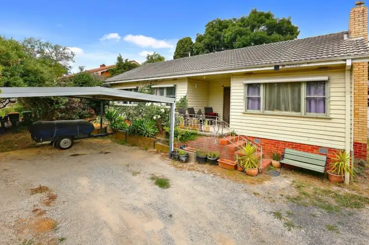 6 Rue De Gare, Wandin North VIC 3139