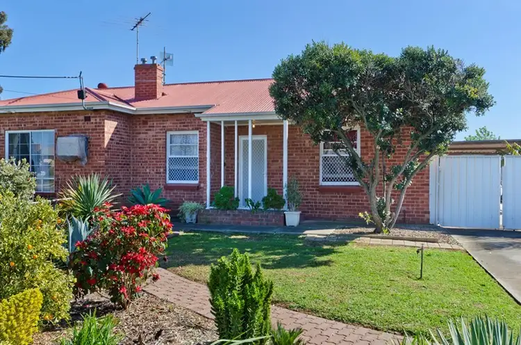 18 Carey Avenue, Seaton SA 5023