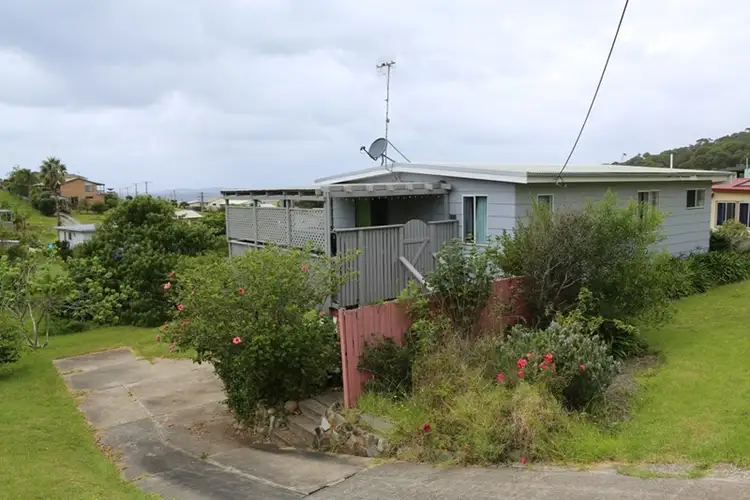 10 Baldwin Avenue, Kianga NSW 2546
