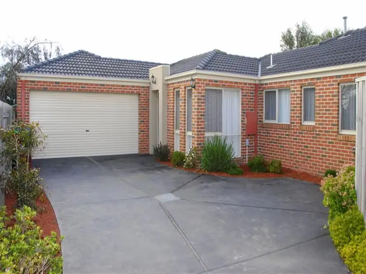 2/24 Silvercreek Court, Lynbrook VIC 3975