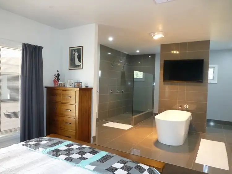 Sixth view of Homely house listing, 10 Manzanillo Avenue, Moama NSW 2731