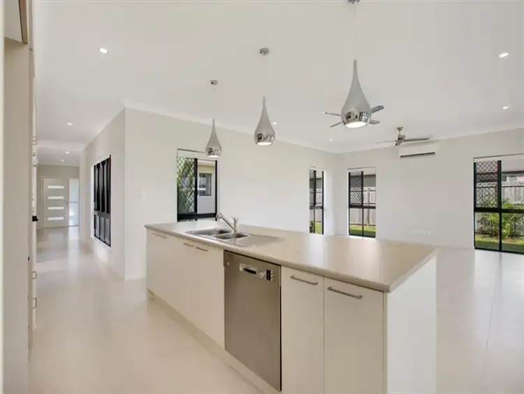 7 Totley Chase, Trinity Park QLD 4879