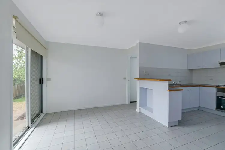 Fourth view of Homely unit listing, 2/62 Golf Links Drive, Mill Park VIC 3082