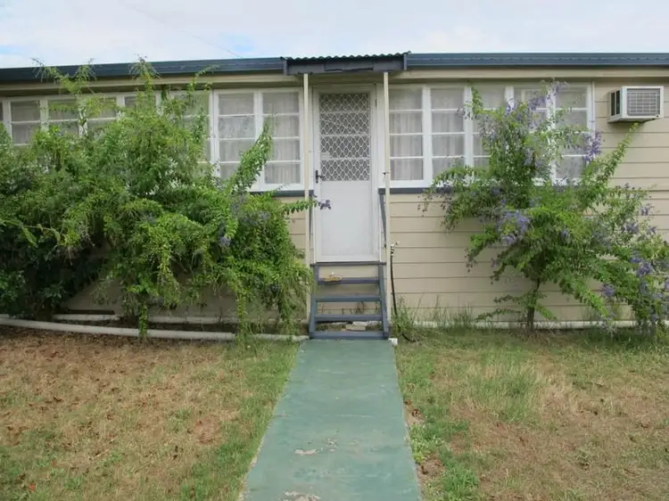 36 Pine Street, Miles QLD 4415