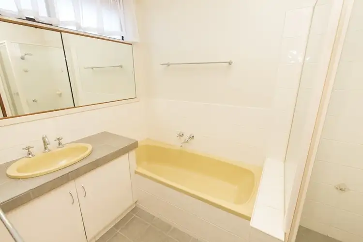 Seventh view of Homely house listing, 8 Carara Court, Mildura VIC 3500