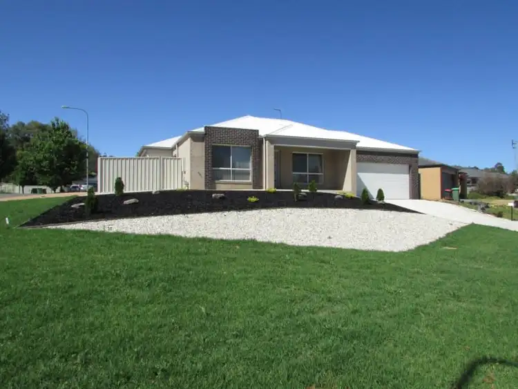 32 Cornwall Avenue, Hamilton Valley NSW 2641