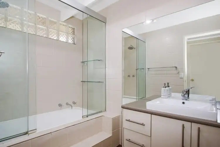 Seventh view of Homely house listing, 385 Avro Street, East Albury NSW 2640