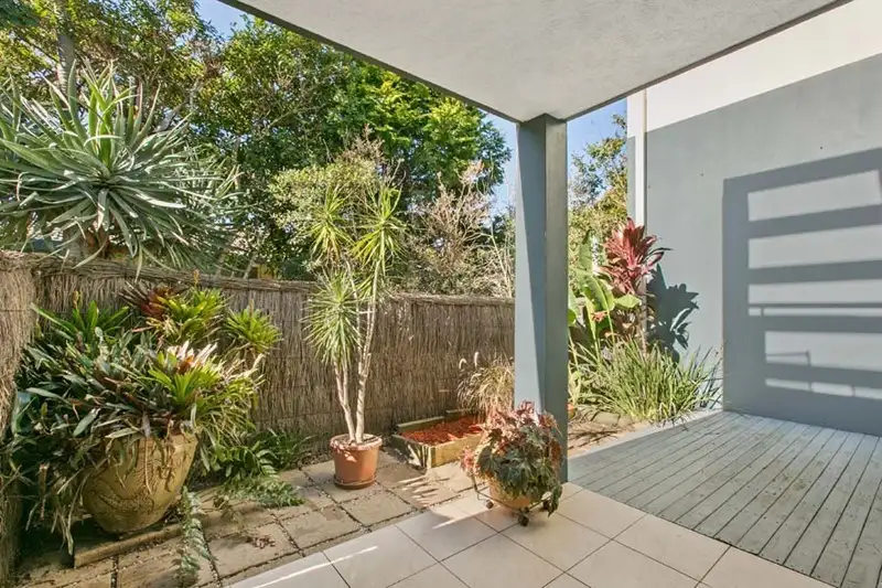 Main view of Homely unit listing, 1/74-76 Old Pittwater Road, Brookvale NSW 2100