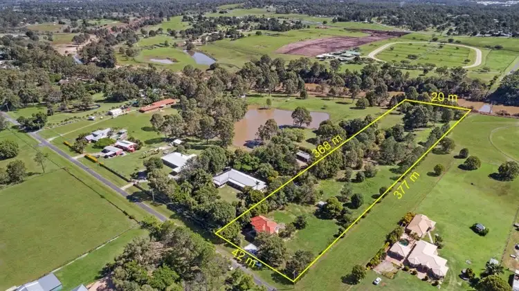 5 Sunbury Street, Buccan QLD 4207