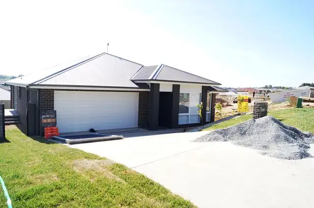 Main view of Homely house listing, Dw 2/11 Dimboola Way, Orange NSW 2800