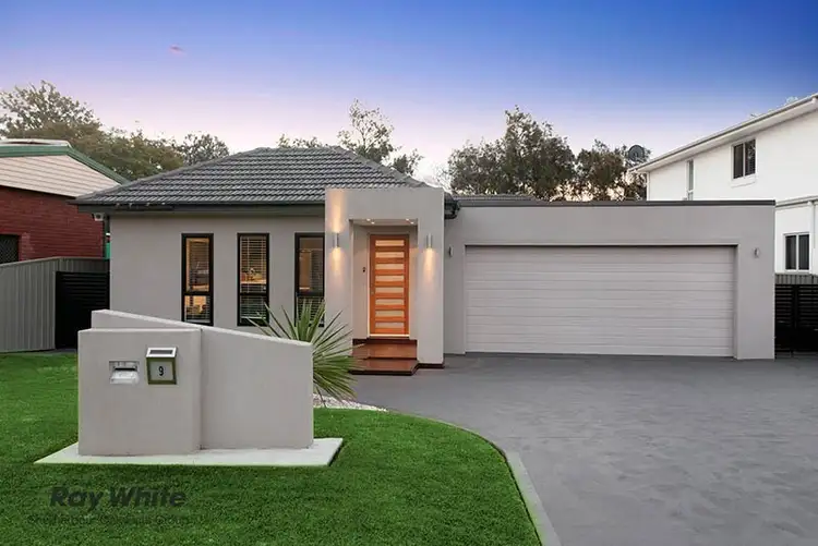 9 The Esplanade, Oak Flats NSW 2529