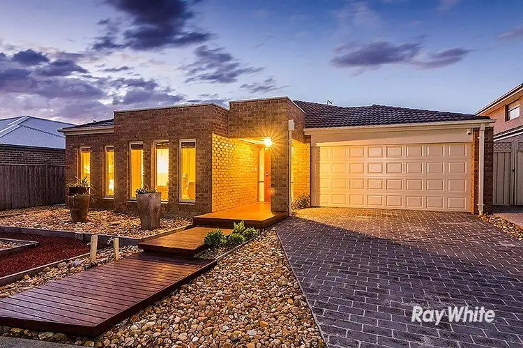 8 Locky Grove, Lyndhurst VIC 3975