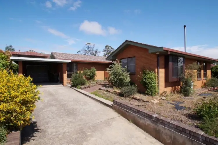 7 Hughes Place, Armidale NSW 2350