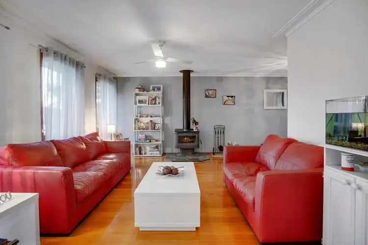 Second view of Homely house listing, 5 Khartoum Court, Frankston VIC 3199