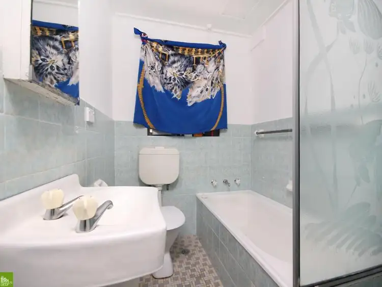 Second view of Homely house listing, 5/58 Robertson Street, Coniston NSW 2500