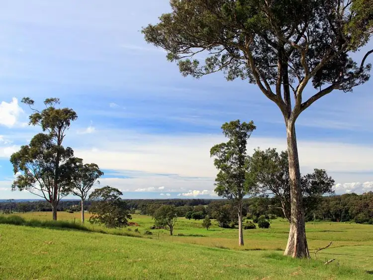 191 Bells Lane, Meroo Meadow NSW 2540