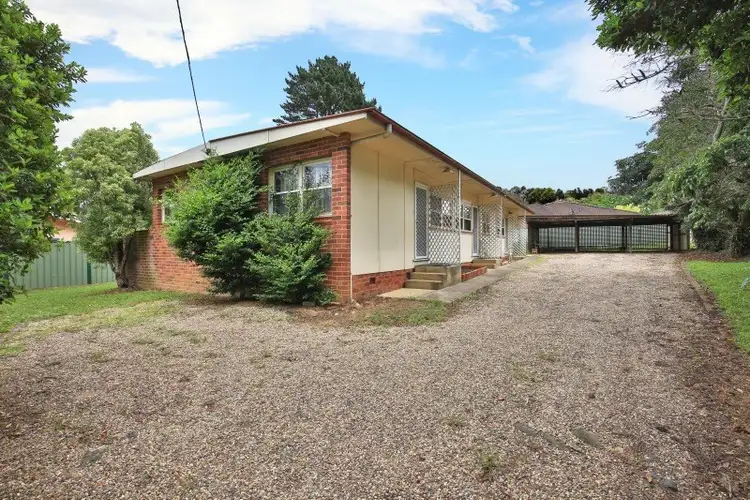 17 Meroo Road, Bomaderry NSW 2541