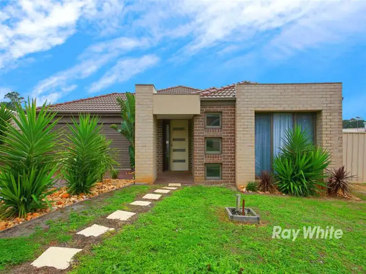 15 Mineral Court, Drouin VIC 3818