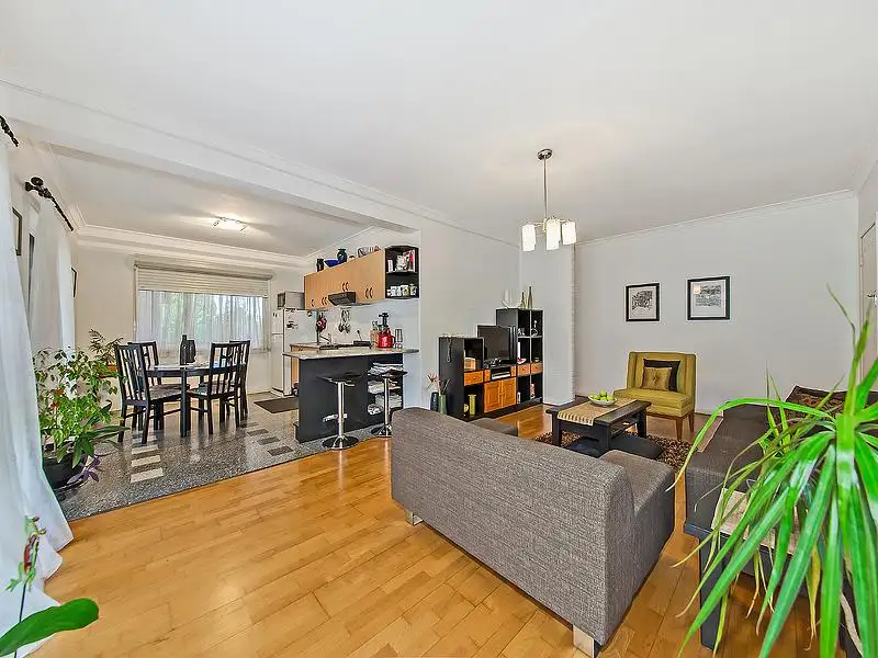 Main view of Homely unit listing, 2/170 Old Cleveland Road, Coorparoo QLD 4151