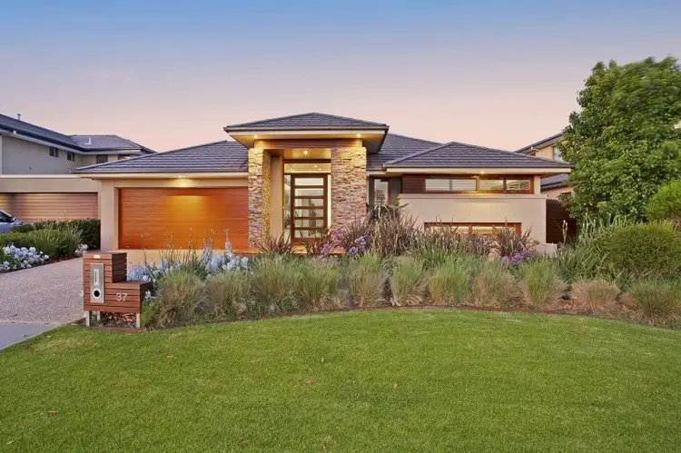 37 Waterside Drive, Waterways VIC 3195