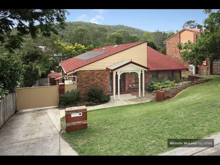 4 Moonah Street, Chapel Hill QLD 4069