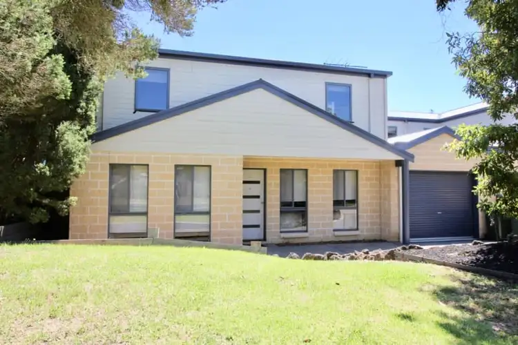 2A Hotham Close, Cowes VIC 3922