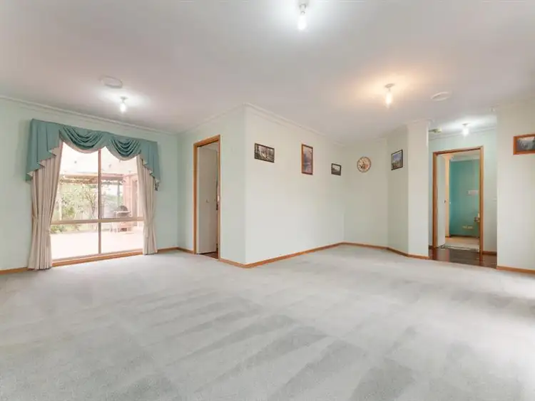 Sixth view of Homely house listing, 13 Surrey Court, Craigieburn VIC 3064
