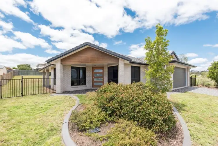 44 Sunset Drive, Glenvale QLD 4350