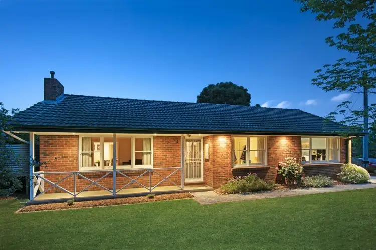 8 McComb Crescent, Bayswater VIC 3153