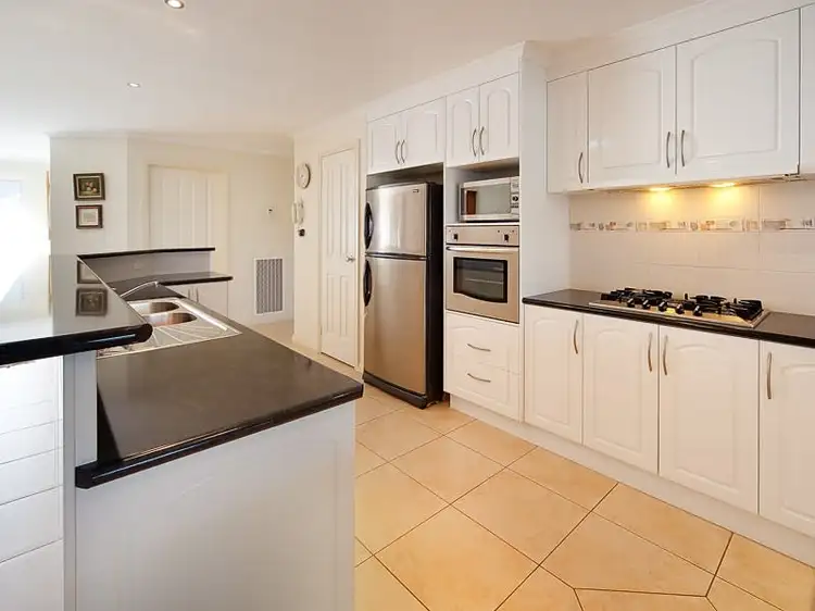 Third view of Homely house listing, 23 Kurrajong Crescent, West Albury NSW 2640