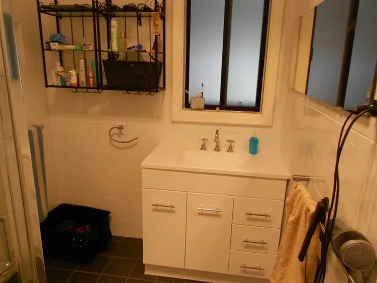 Second view of Homely house listing, 11 English Street, Bordertown SA 5268