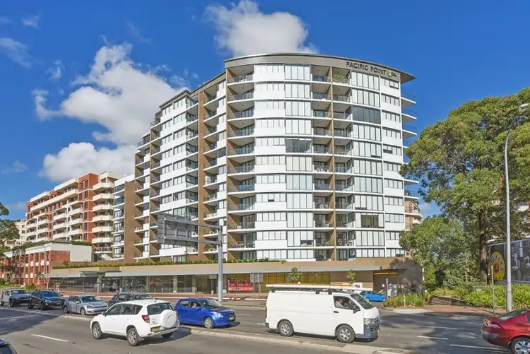 1208/135 Pacific Highway, Hornsby NSW 2077