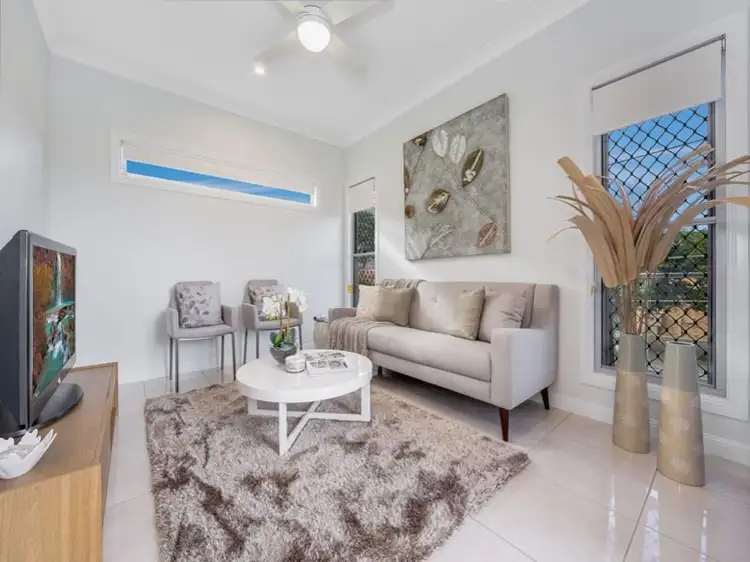 Third view of Homely unit listing, 2/165 Stratton Terrace, Manly QLD 4179