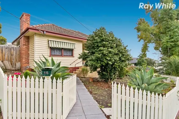 15 Hillcrest Avenue, Ringwood VIC 3134