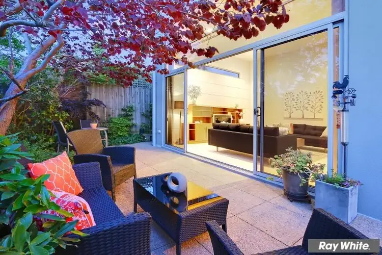 2/81 Barkly Street, Mornington VIC 3931
