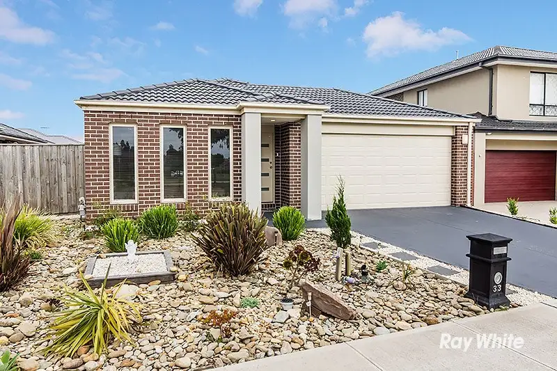 Main view of Homely house listing, 33 Copernicus Circuit, Cranbourne West VIC 3977