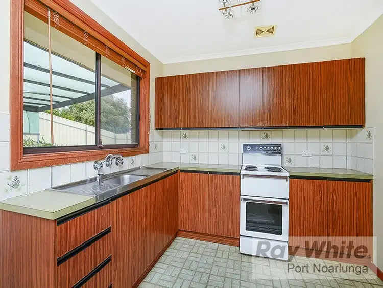 Fifth view of Homely house listing, 2 Marsden Place, Huntfield Heights SA 5163