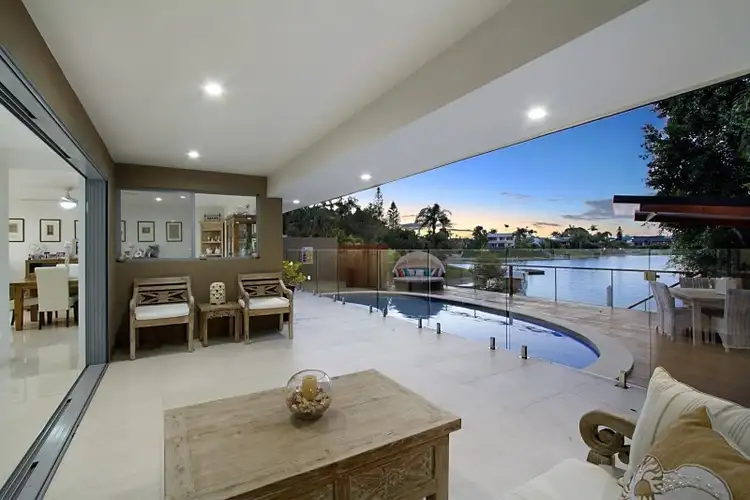3 Balmoral Avenue, Sorrento QLD 4217