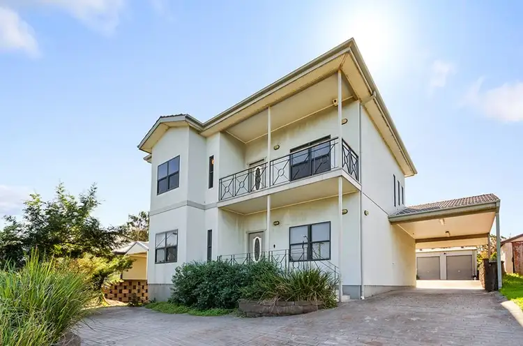 312 Northcliffe Drive, Lake Heights NSW 2502