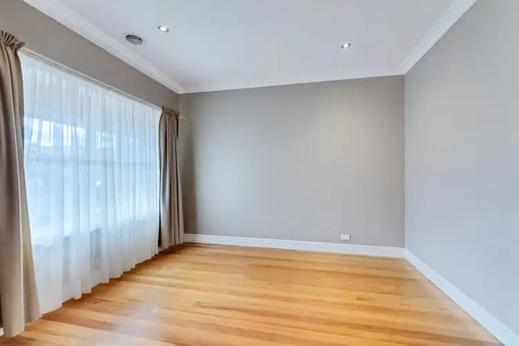 Sixth view of Homely house listing, 6 Oakville Place, Craigieburn VIC 3064