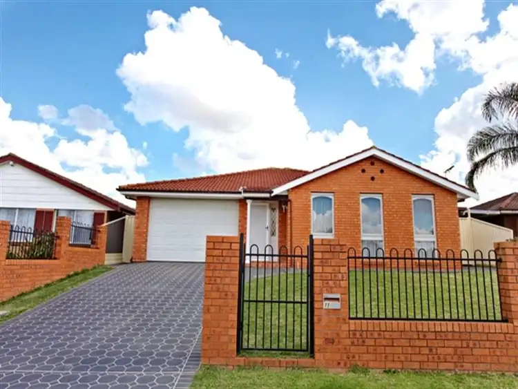 11 Ayrshire Street, Bossley Park NSW 2176