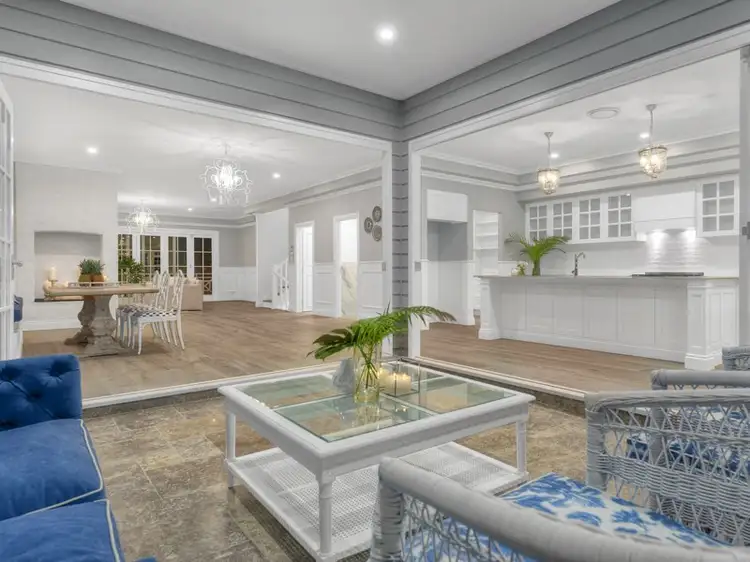 56 Miles Street, Hawthorne QLD 4171