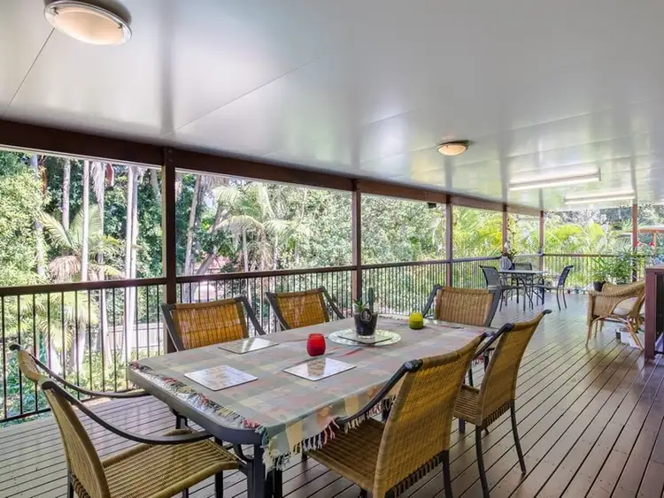 6 Harmony Court, Arana Hills QLD 4054