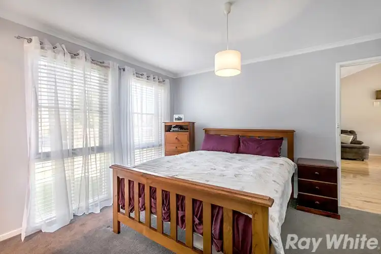 Seventh view of Homely house listing, 3 Citrus Close, Mill Park VIC 3082