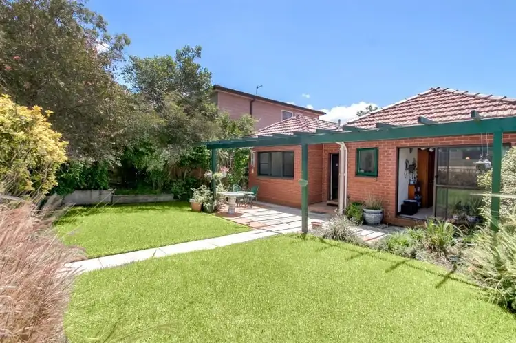 37 Frenchs Forest Road (access via Macmillan Street), Seaforth NSW 2092